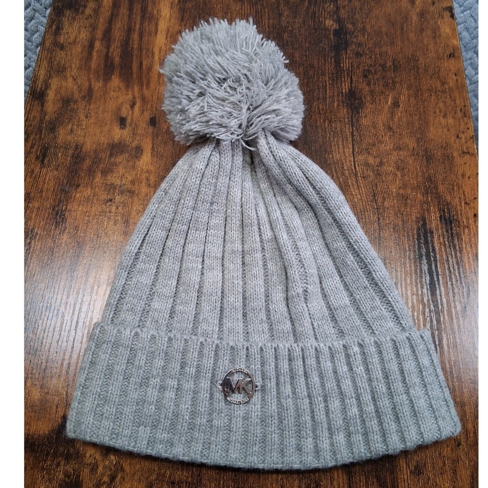 Michael Kors Gray Ribbed Knit Pom Pom Beanie Hat Silver MK Logo Medallion